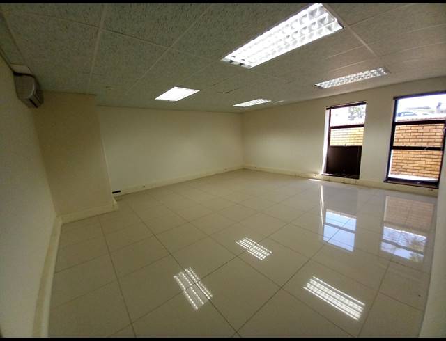 324M² OFFICE TO LET IN HURLINGHAM